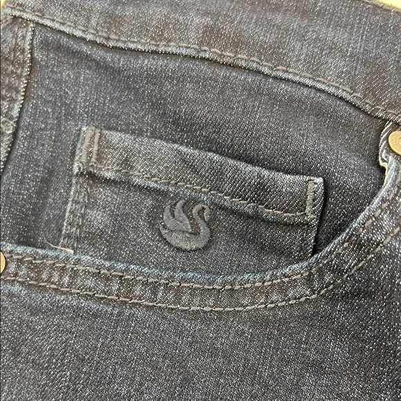 Gloria Vanderbilt Amanda Dark Blue Denim Jeans - Picture 7 of 8